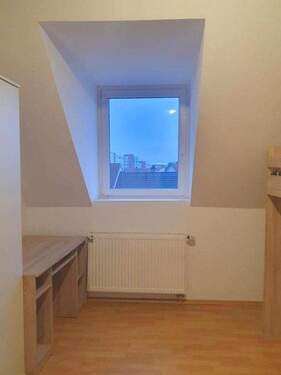 im weiteren Zimmer - 