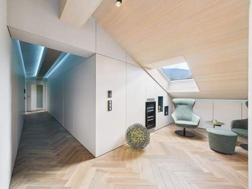 Wohnbereich mit Sicht auf Flur - 3 Zimmer Etagenwohnung in Rottach-Egern