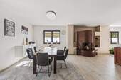 Essbereich mit Kamin - 