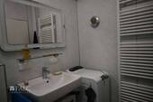 Badezimmer mit Armatur - 