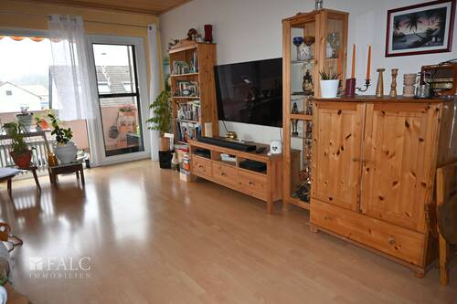Wohnzimmer+Balkon - Etagenwohnung mit 81,00 m&sup2; in Karlstein am Main zum Kaufen