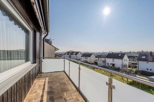Fernsicht Balkon - 8 Zimmer Mehrfamilienhaus, Wohnhaus in HN-Neckargartach