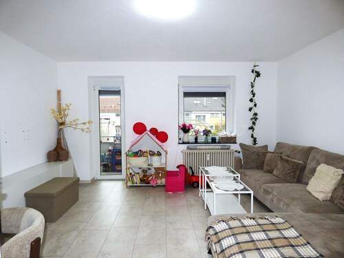 Wohnzimmer - 4 Zimmer Etagenwohnung in Ravensburg