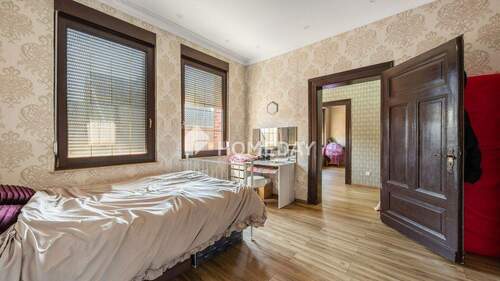 1. OG Schlafzimmer 2 - 