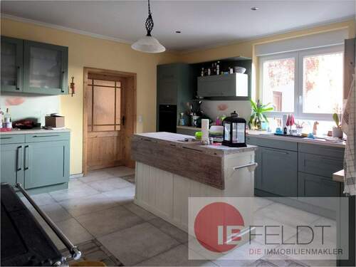 Große Einbauküche mit Kochmaschine - 1 Zimmer Mehrfamilienhaus, Wohnhaus zum Kaufen in Treuenbrietzen / Pflügkuff