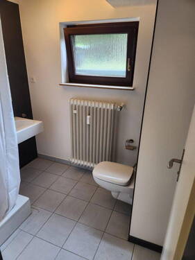 Bad - Bild 2 - 2 Zimmer Etagenwohnung zur Miete in Heilbronn