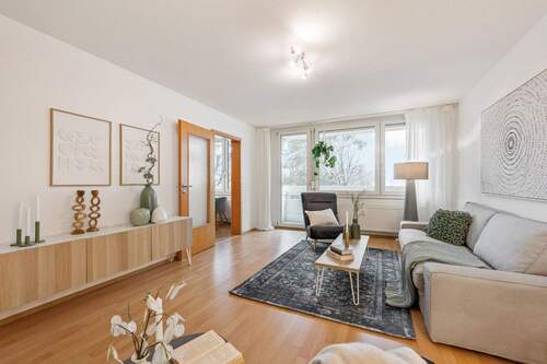 Bild 2 - 4 Zimmer Etagenwohnung zum Kaufen in Nürtingen