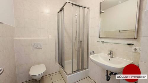 Badezimmer mit Dusche! - 