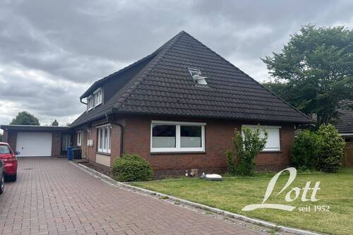 Außenansicht - ** Gemütliche Oberwohnung mit kleinem Garten **