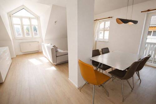 Wohnzimmer - 3 Zimmer Etagenwohnung zum Kaufen in Penzberg