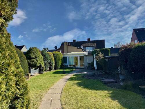 Rückansicht - 5 Zimmer Doppelhaushälfte zum Kaufen in Neuss