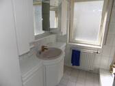 0502 Bad mit Fenster.jpg - 