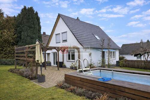 Hausrückansicht - 5 Zimmer Einfamilienhaus zum Kaufen in Büdingen