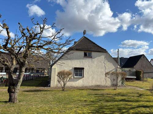hh - 4 Zimmer Bauernhaus, Landhaus in Knorrendorf