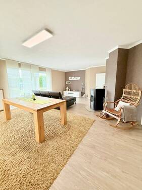 Wohnzimmer - 6 Zimmer Einfamilienhaus zum Kaufen in Eschenburg / Eibelshausen