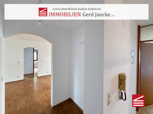 1-1525_02_Titelbild_Portale - Baden-Baden, sehr gut geschnittene 4-Zimmer-Wohnung mit zwei Balkonen u. TG-Stellplatz!