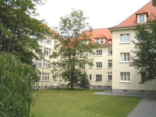 Hofansicht - Schöne 2-Raumwohnung im ruhigen Teil der Neustadt!