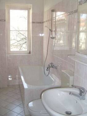 Beispiel Bad - Etagenwohnung mit 58,30 m² in Dresden zur Miete