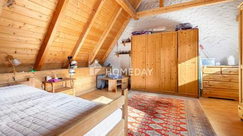 1. OG Schlafzimmer 1 - 