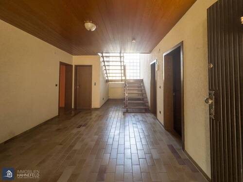 Eingangsbereich/EG - Mehrfamilienhaus, Wohnhaus mit 195,70 m&sup2; in Limburg zum Kaufen