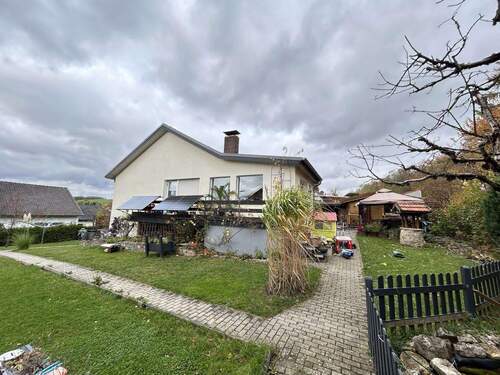 Seitenansicht - 5 Zimmer Einfamilienhaus zum Kaufen in Warburg-Rimbeck