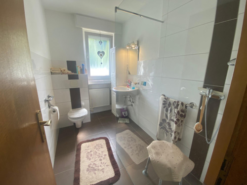 Badezimmer - 6 Zimmer Einfamilienhaus in Balve