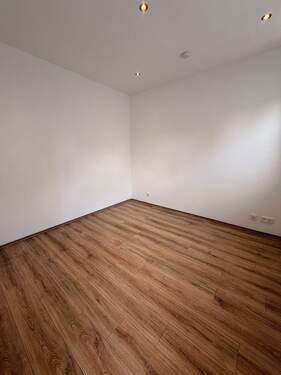 Büro - Schlafzimmer (klein 2,50 * 2,50 Meter) - 