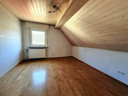 Schlafzimmer 2 DG Altbau - 