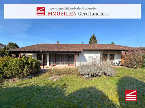 Titelbild_Portale - Ottersweier, Bungalow auf großem Grundstück mit Hof, Garten und zwei Garagen!
