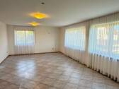 Wohnzimmer - Einfamilienhaus mit 159,60 m² in Wald zum Kaufen