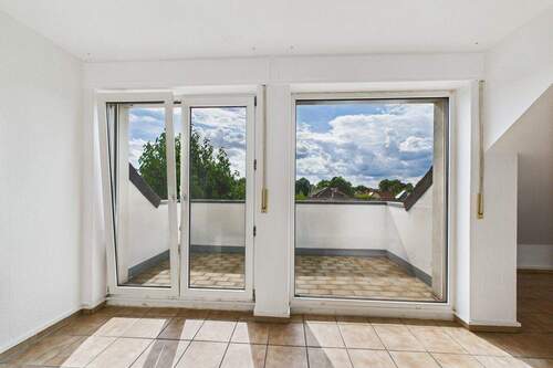 CAM03586G0-PR0057-STILL013 - 