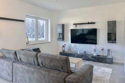 Wohnzimmer - 8 Zimmer Mehrfamilienhaus, Wohnhaus in Seevetal