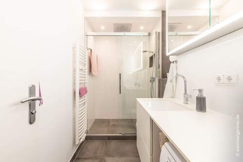 Saniertes Duschbad - 