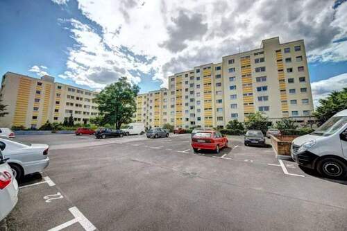 Haus - 3 Zimmer Etagenwohnung in Berlin