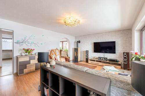 Wohnzimmer_Obergeschoss - 8 Zimmer Mehrfamilienhaus, Wohnhaus in Au in der Hallertau