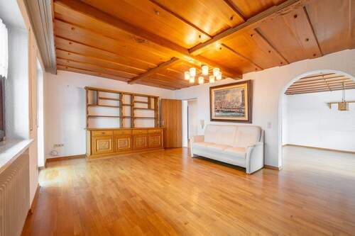 Wohzimmer - Mehrfamilienhaus, Wohnhaus mit 194,30 m&sup2; in Au in der Hallertau zum Kaufen
