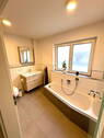 Badezimmer - 3 Zimmer Etagenwohnung zum Kaufen in Hallstadt