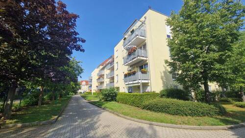 Hausansicht - Bequemes Wohnen im Alter in offen gestalteter 2-Raumwohnung