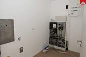 Hauswirtschaftsraum mit Waschmaschinenanschluss - 