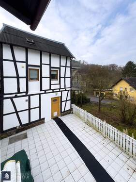 Frontansicht/Remise - 7 Zimmer Bauernhaus, Landhaus zum Kaufen in Runkel
