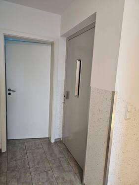 Aufzug - 5 Zimmer Doppelhaushälfte in München