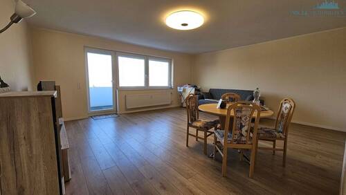 Wohn/Esszimmer - 