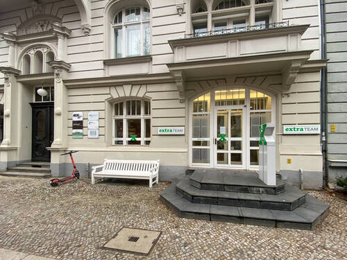 Frontansicht - Repräsentative Gewerbeeinheit direkt am Steinplatz - Spitzenlage in der City-West