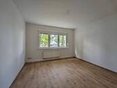 Wohnzimmer - 4 Zimmer Etagenwohnung zur Miete in Kitzscher