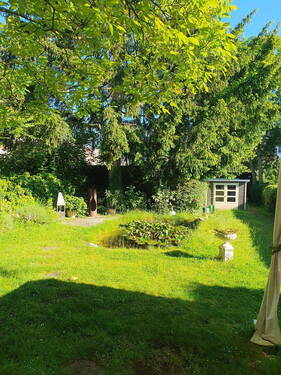 Garten mit Seerosenteich - 