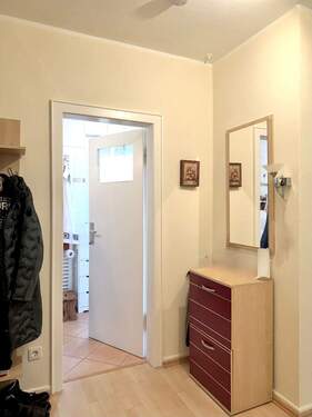 Eingangsbereich - Etagenwohnung mit 56,00 m&sup2; in Mülheim an der Ruhr zum Kaufen