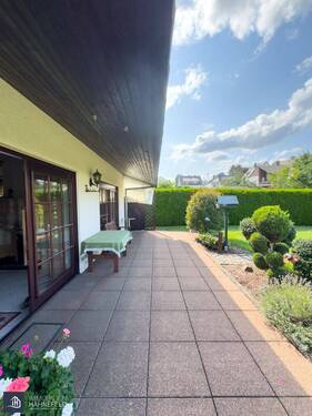 Teilüberdachte Terrasse - 