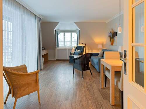 Wohn- Esszimmer, Zugang zum Balkon - Etagenwohnung mit 53,20 m&sup2; in Sylt zum Kaufen