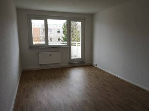 Wohnzimmer - 4 Zimmer Etagenwohnung zur Miete in Bergen auf Rügen
