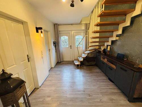 Flur - Einfamilienhaus mit 101,40 m&sup2; in Wilhelmshaven zum Kaufen